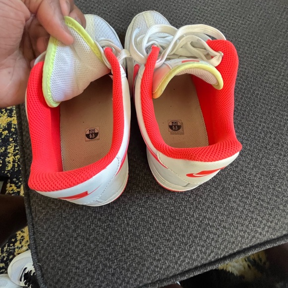 Crimson AF1 size 9.5 - Picture 5 of 5